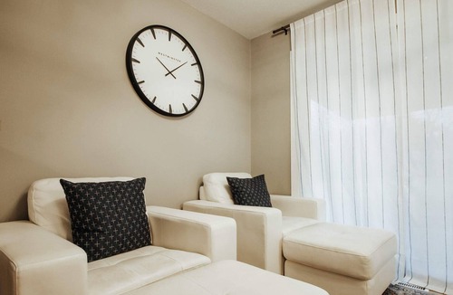 Wichita House | Beautiful 4 Bedroom Home - Family Occasion Ready