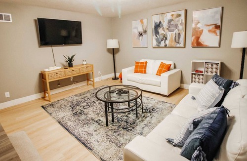 Wichita House | Beautiful 4 Bedroom Home - Family Occasion Ready
