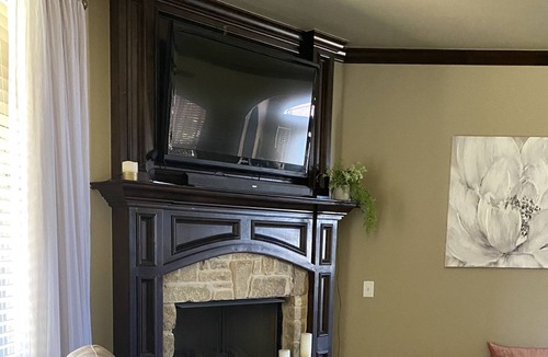 Moore House | Beautiful 4-bedroom home w/comfort & convenience