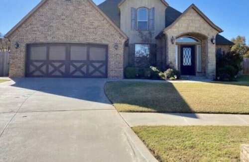 Moore House | Beautiful 4-bedroom home w/comfort & convenience