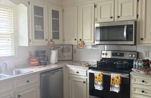 Tougaloo House | Beautiful 4-bedroom house in tranquil Jackson perfect for families