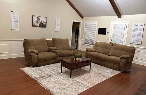 Tougaloo House | Beautiful 4-bedroom house in tranquil Jackson perfect for families