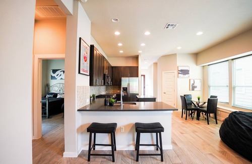 Austin House | Beautiful 4-bedroom house in vibrant Austin with Hot Tub And Lively Back yard