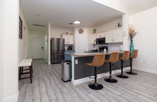 Briarcreek House | Beautiful 4-bedroom house with AC in serene Manor
