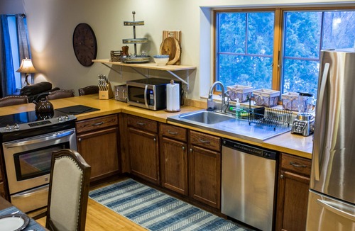 Lake Placid Condo | Beautiful 4-bedroom, fully stocked. 5min walk to Main Street.