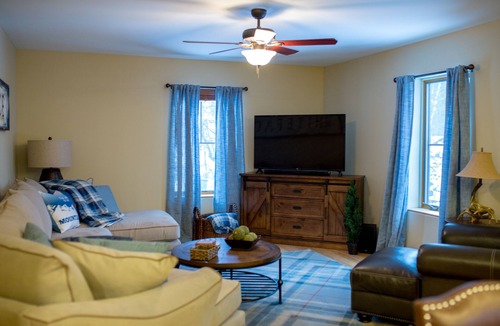 Lake Placid Condo | Beautiful 4-bedroom, fully stocked. 5min walk to Main Street.