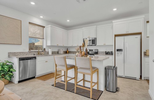 Sacramento House | Beautiful 4-bedroom house with Playground, Fire Pit, BBQ