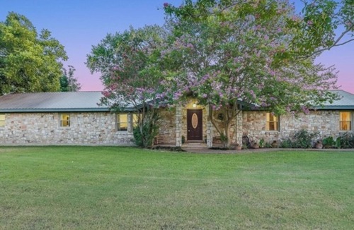 Webberville House | Beautiful 4-bedroom home in Webberville
