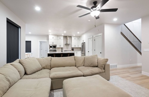 West Jordan House | Beautiful 4 Bedroom Luxury Home