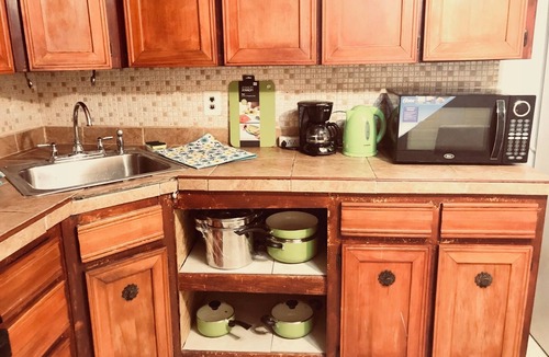 Queens House | Beautiful 4 Bedrooms 2 Baths, Balcony next to all up to 15 people