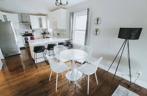 Downtown House | Beautiful 4 BR Home, 15 min Walk to Downtown