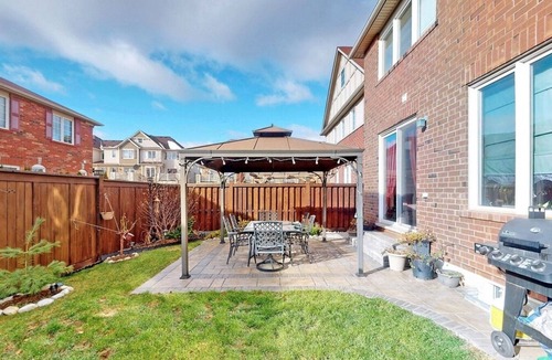 Milton House | Beautiful 4 BR Home. Backyard Oasis. Chefs Kitchen