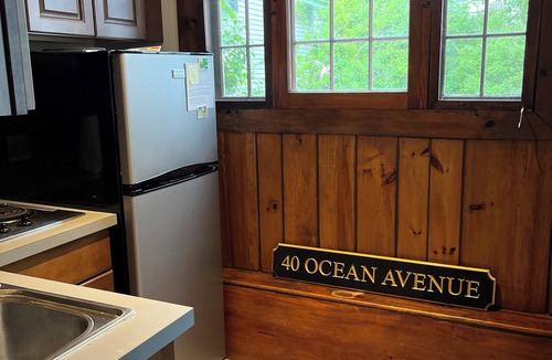Kennebunkport House | Beautiful 4 BR House & 2 BR Cottage on Ocean Avenue near Dock Square