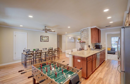 Medical Center District House | Beautiful 4 BRs, Central, Covered Patio, Cozy Desi