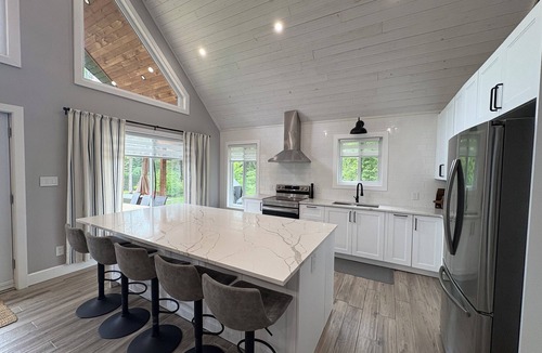 Fort Coulonge Cottage | Beautiful 4 Season Cottage-Sauna,Canoe Kayaks,Paddleboard
