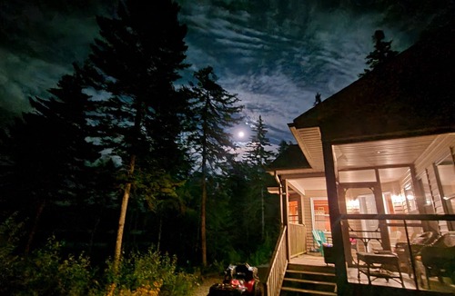 Saint Patrick Cottage | Beautiful 4 Season Lakefront Cottage on quiet Lily Lake