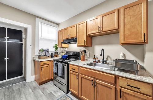 Springfield House | Beautiful 4BR 2 Bathroom House with Parking