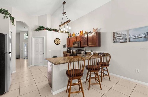 Lake Berkley Villa | Beautiful 4BR Villa with private pool & Lake view close to Disney and Universal