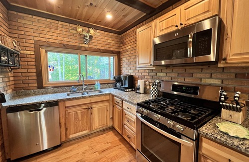 Town of Webb House | Beautiful 4th Lake Home with 3 Kings, Jacuzzi Tub, and Gazebo