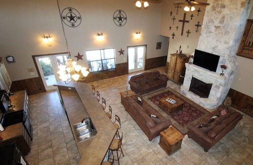 Rio Frio House | Beautiful 5/5.5 home on 5 acres w/private pool. River access 2 m. away