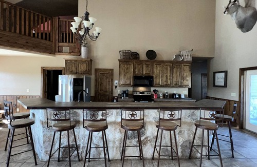 Rio Frio House | Beautiful 5/5.5 home on 5 acres w/private pool. River access 2 m. away