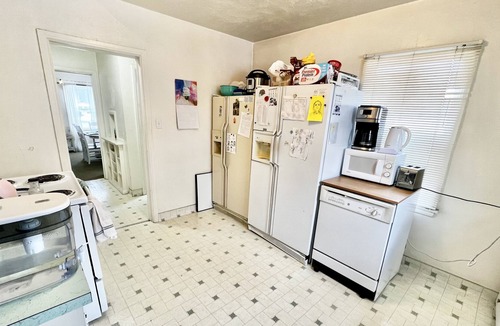 Logan House | Beautiful 5 Bed/1.5-Bath Home Close to USU