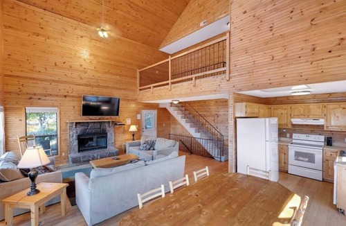 Byrdstown Cabin | Beautiful 5 Bed Chalet w/Hot Tub, Lakefront on Dale Hollow! #14