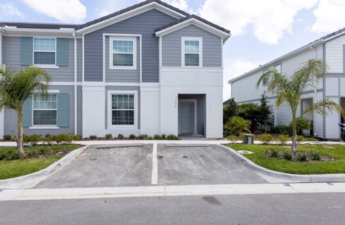 Loughman House | Beautiful 5 Bed Home Away from Home