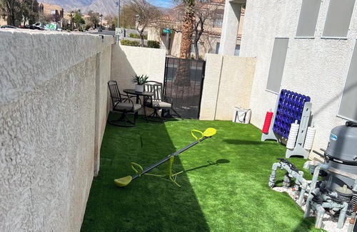 Desert Shores House | Beautiful 5 bedroom house with an amazing pool & spa . Great for relaxing.