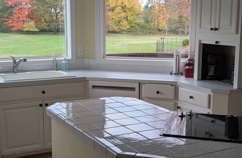 McMinnville House | Beautiful 5-bedroom house secluded on 2-acres in the heart of McMinnville.
