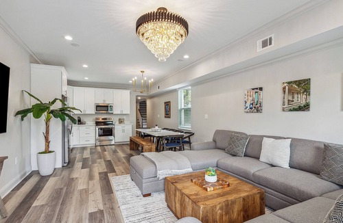 Tulane - Gravier House | Beautiful 5 Bedroom 5 en suite Bath luxury home by the Superdome