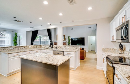 Burleson Villa | Beautiful 5-bedroom villa in welcoming Burleson with AC