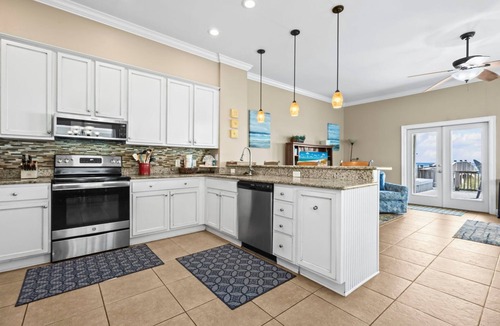 Southpointe House | Beautiful 5 BR Beach Front Property