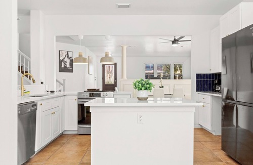 North San Antonio - SAT House | Beautiful 5 BR: Chef Kitchen, Game Room, Modern