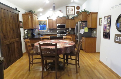 Lincoln House | Beautiful 5BR, 3BA home, close proximity to I-80