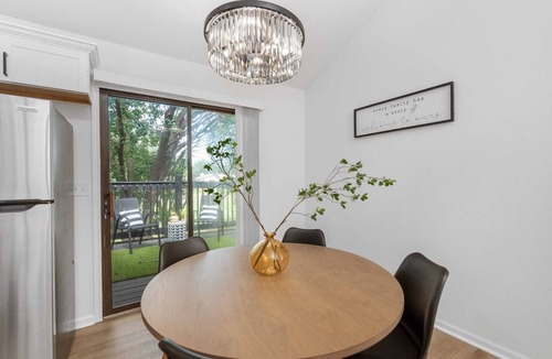 Wichita House | Beautiful 6 bed, 3 bath home in quiet neighborhood