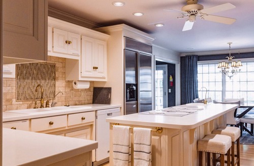 Fayetteville House | Beautiful 6-bed home with pool and 2 hot tubs