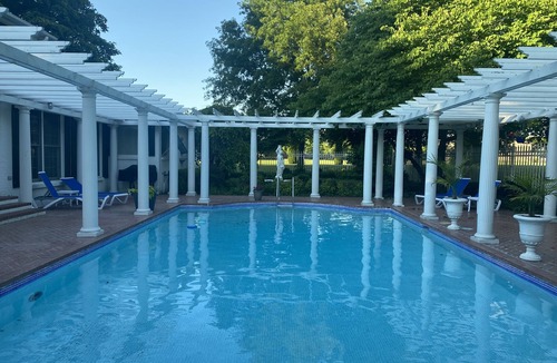Fayetteville House | Beautiful 6-bed home with pool and 2 hot tubs