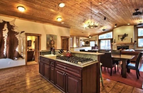 South Lake Tahoe House | Beautiful 6 Bedroom, 4 Bathroom Home Centrally Located and Perfectly Appointed