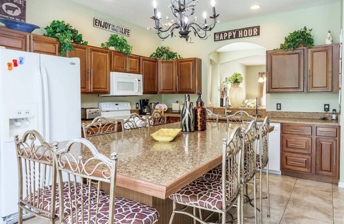 Lake Berkley House | Beautiful 7BR w/Pool & Lake View at Berkley