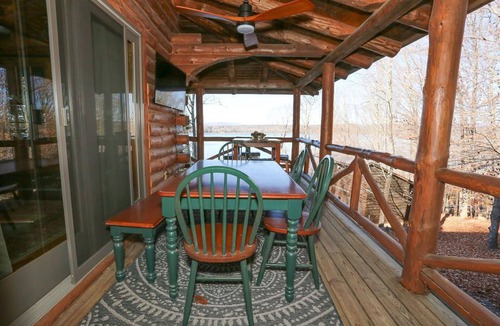 Northville Cabin | Beautiful Adirondack Log Cabin on Lake Sacandaga with Hot Tub