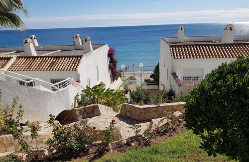 Dehesa de Campoamor Apartment | Beautiful, air-conditioned apartment with pool, right by the sea (4 people)