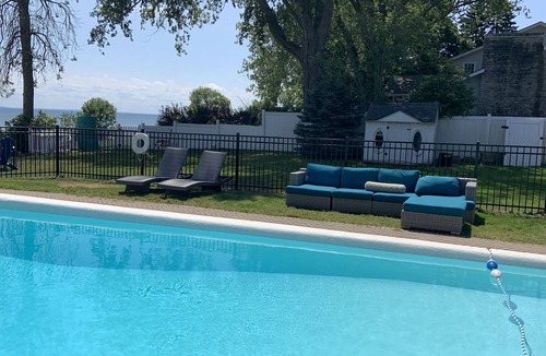 Sherkston House | Beautiful All Season Lake Home w pool and hot tub