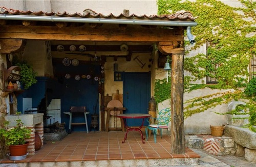 Otero de Herreros Cottage | Beautiful and charming country house with patio