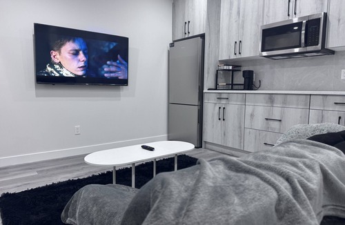 Airdrie House | Beautiful and comfortable basement suite in Airdrie.