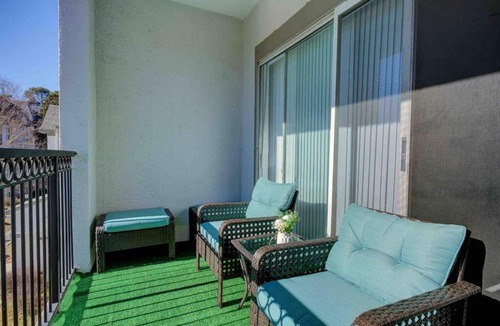 Dunwoody Apartment | Beautiful and Cozy 2 BR 2 BA