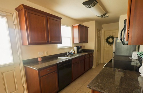 Manor House | Beautiful and cozy 3 bedroom House in Manor Tx PET FRIENDLY