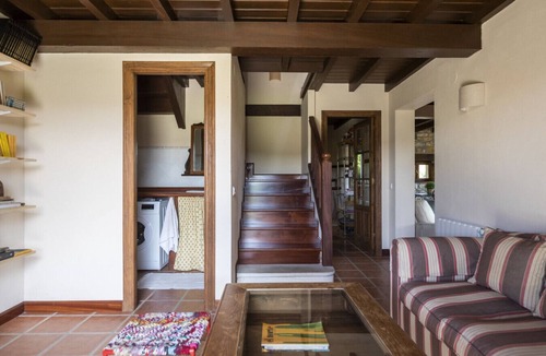 Guemes House | Beautiful and cozy apartment close to city center with a living room and bed room