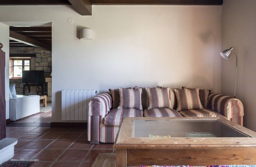Guemes House | Beautiful and cozy apartment close to city center with a living room and bed room
