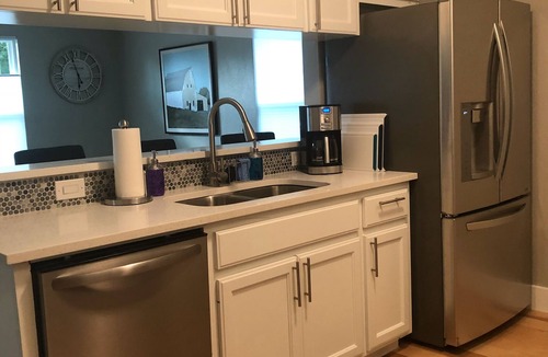 Govalle House | Beautiful and cozy home, only 2 miles to downtown, and 22 min to COTA